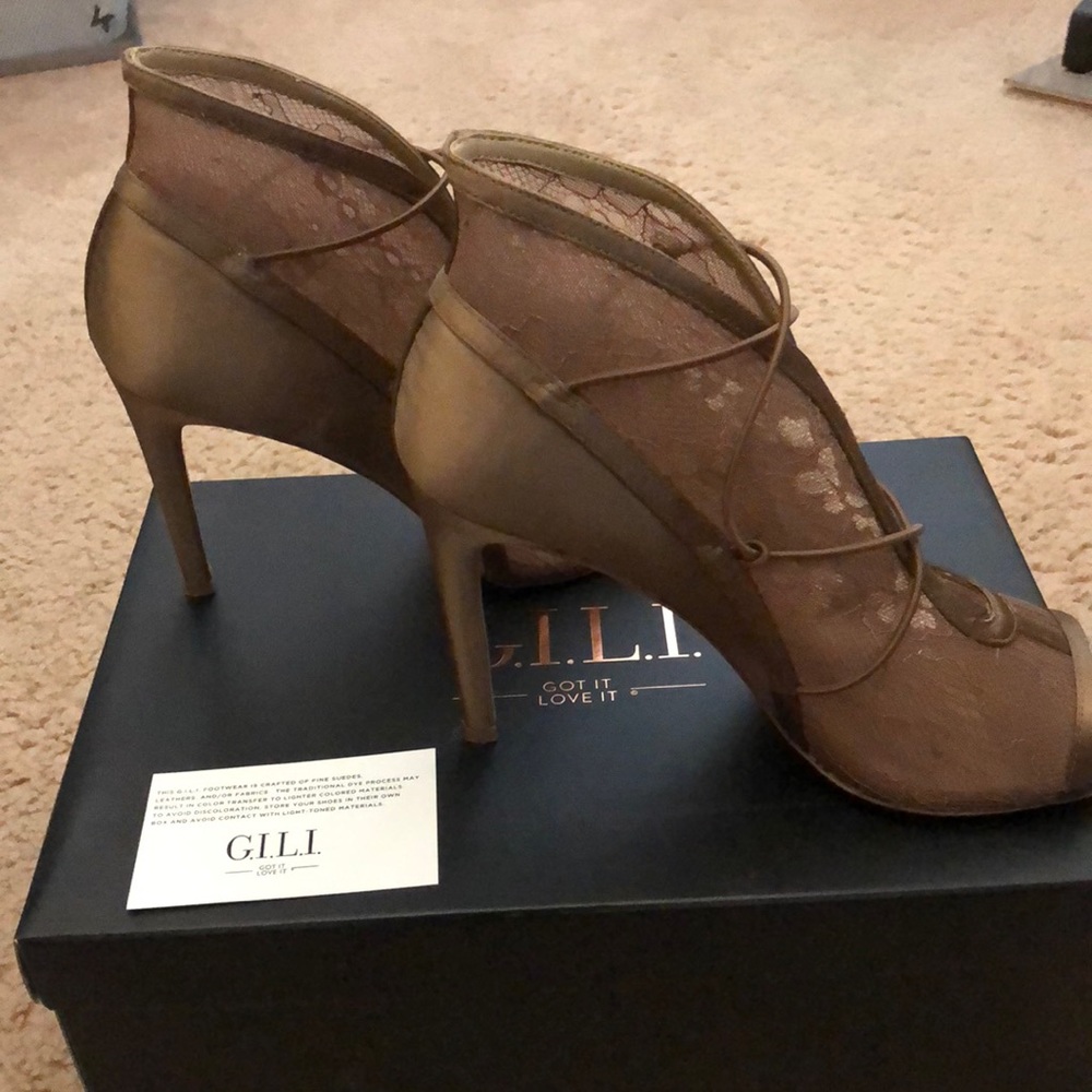 Dress shoes